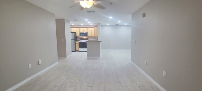 940 Village Trail in Port Orange, FL - Building Photo - Building Photo