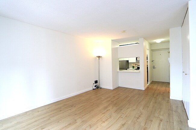 property at 250 E 40th St