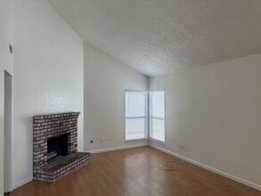 541 San Vincente Ct in Modesto, CA - Building Photo - Building Photo