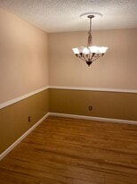 13715 Richmond Park Dr N, Unit 608 in Jacksonville, FL - Building Photo