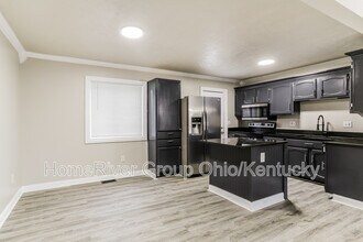 863 Lakefield Dr in Galloway, OH - Foto de edificio - Building Photo