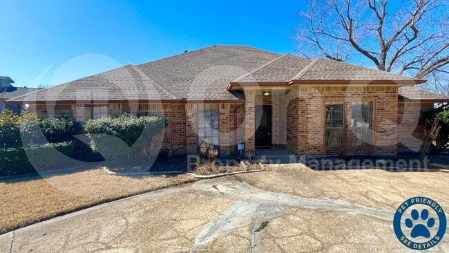 property at 10 Cypress Ct