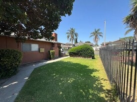 15726 Passage Ave in Paramount, CA - Building Photo