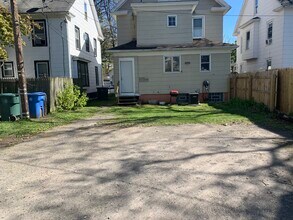 112 Barton St in Rochester, NY - Foto de edificio - Building Photo