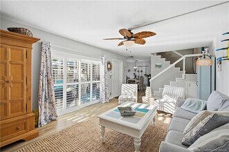 5982 SE Riverboat Dr in Stuart, FL - Building Photo - Building Photo