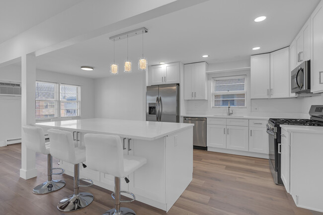 651 Beau Ct in Des Plaines, IL - Building Photo - Building Photo