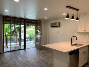 17210 Newhope St in Fountain Valley, CA - Building Photo - Building Photo