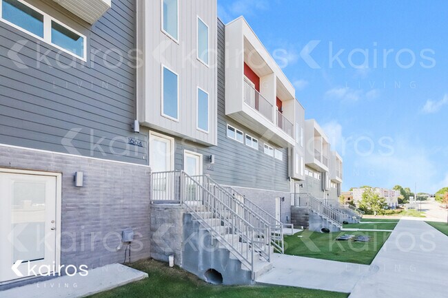 1666 S Razorback Rd in Fayetteville, AR - Building Photo - Building Photo