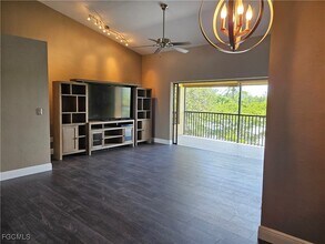 7125 Lakeridge Ct in Ft. Myers, FL - Building Photo - Building Photo