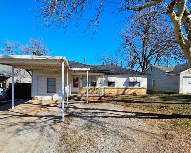 property at 3633 SE 27th St