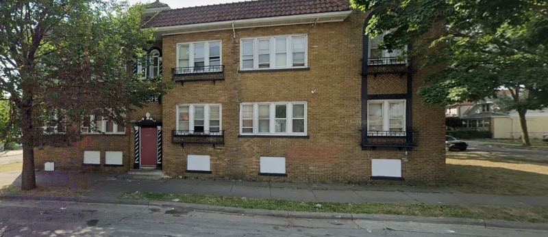 1625 W Keefe Ave in Milwaukee, WI - Building Photo