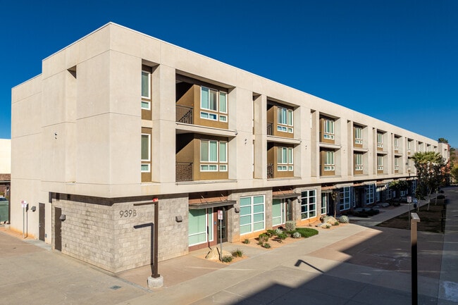 Courson Arts Colony - East in Palmdale, CA - Foto de edificio - Building Photo
