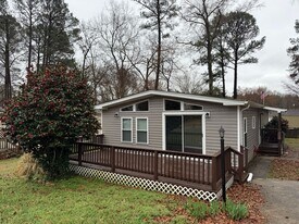 2211 Circlestone Ct in Colonial Heights, VA - Building Photo