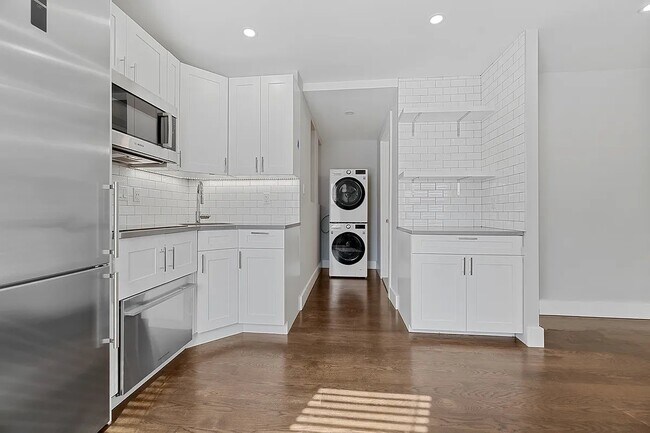 153 E 26th St in New York, NY - Building Photo - Building Photo