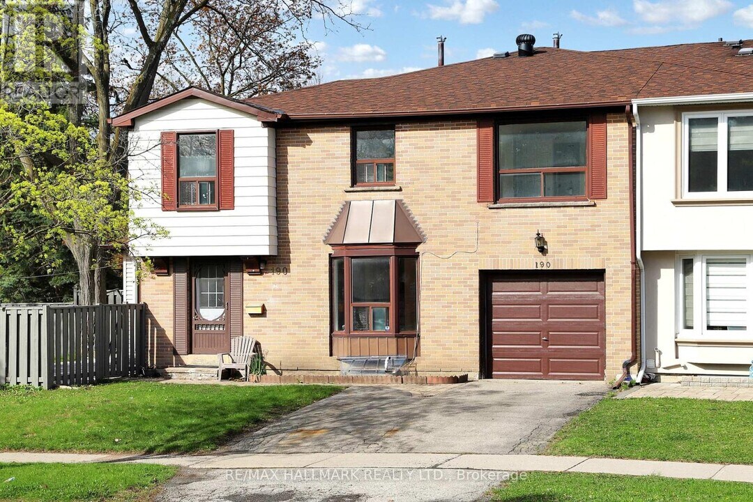 190 Springhead Gardens in Richmond Hill, ON - Building Photo