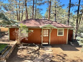 818 Hoover Ln in Prescott, AZ - Building Photo