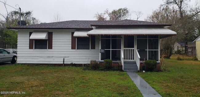 property at 2112 Detroit St