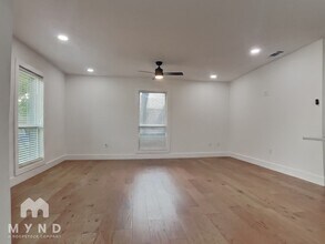 1603 Rutland Dr in Austin, TX - Building Photo - Building Photo