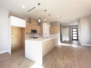 2603 Crossman Ave in Dallas, TX - Building Photo - Building Photo