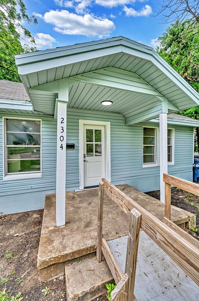 2304 Alexander Ave in Waco, TX - Building Photo - Building Photo