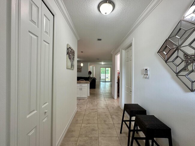 6112 NW Cullen Way in Port St. Lucie, FL - Building Photo - Building Photo