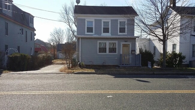 property at 738 Port Monmouth Rd