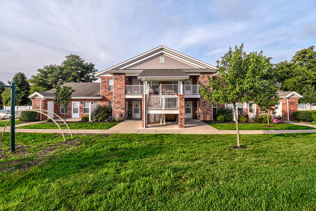 Belle Prairie in Belpre, OH - Building Photo