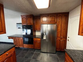 1193 N Main St in Centerville, UT - Building Photo - Building Photo