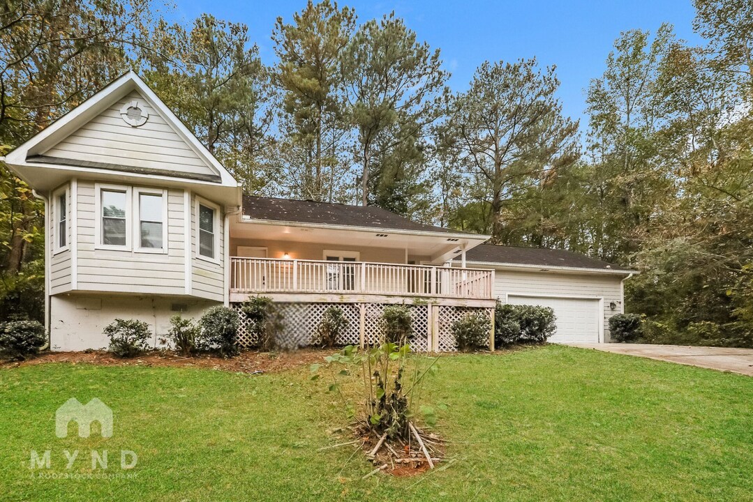 2041 Diamond Ct in Jonesboro, GA - Building Photo