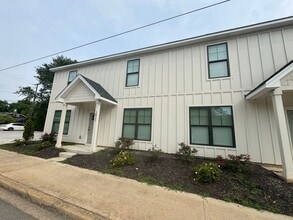 2035 Rosewood Dr in Columbia, SC - Building Photo - Building Photo