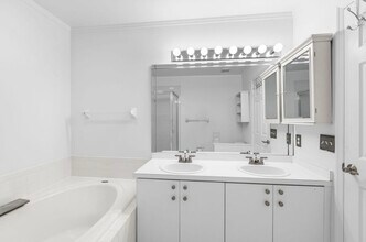 3730 Fieldstone Blvd in Naples, FL - Building Photo - Building Photo