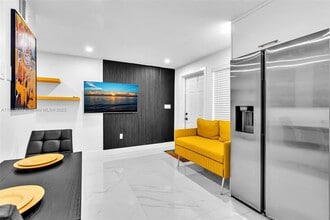 923 NW 110th St in Miami, FL - Building Photo - Building Photo