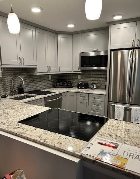 2562 Garden Dr N in Lake Worth Beach, FL - Foto de edificio - Building Photo