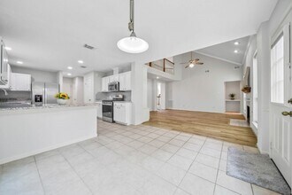 6414 Oakburl Ct in Sugar Land, TX - Building Photo - Building Photo