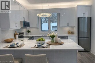 114 Warren Ave in Hamilton, ON - Building Photo - Building Photo