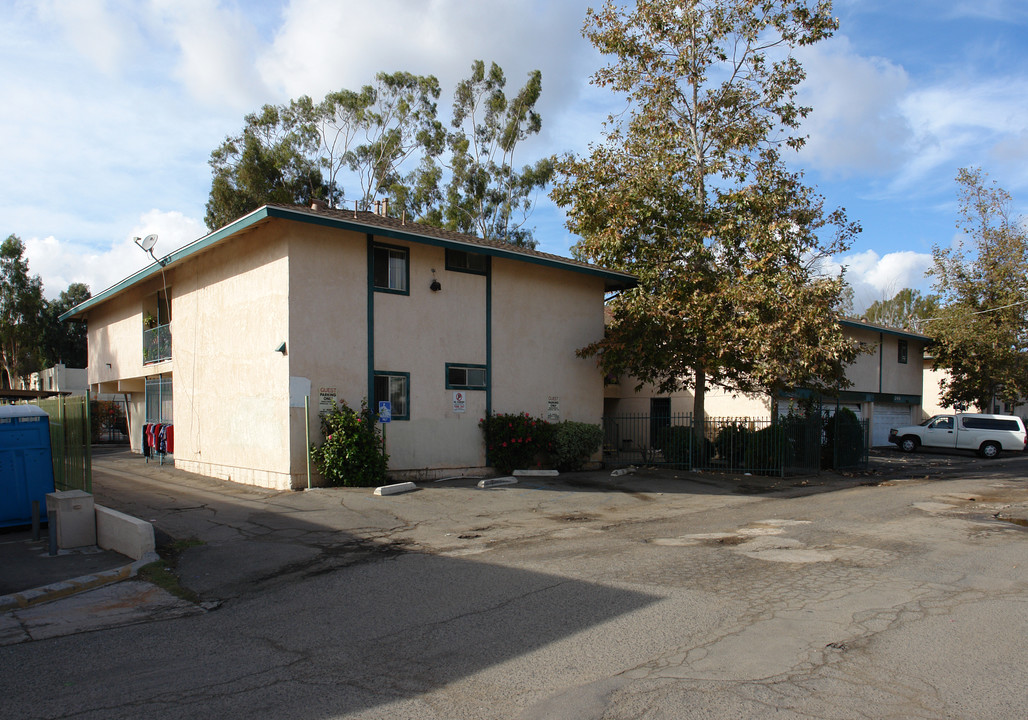 Chinaberry Apartments in San Marcos, CA - Building Photo