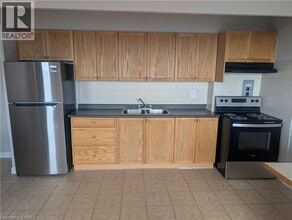 468 Ottawa St N in Hamilton, ON - Building Photo - Building Photo