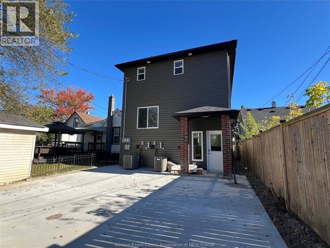 917 McKay Ave in Windsor, ON - Building Photo - Building Photo
