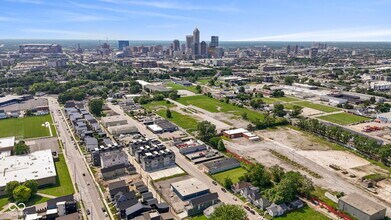 1405 Deloss St in Indianapolis, IN - Foto de edificio - Building Photo