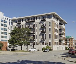 Van Buren City Lofts in Milwaukee, WI - Building Photo - Building Photo