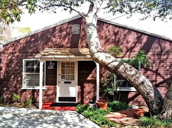 property at 1260 N Hudson Ave