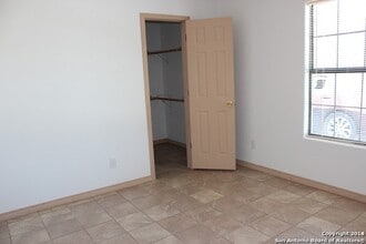 823 Bynum Ave in San Antonio, TX - Building Photo - Building Photo