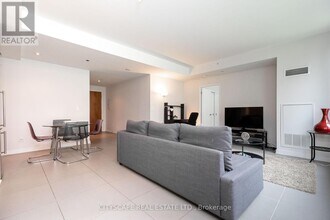 3 Market St. in Toronto, ON - Building Photo - Building Photo