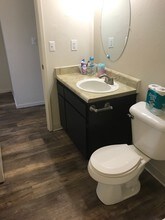 Sandpiper Village in Manteca, CA - Foto de edificio - Building Photo