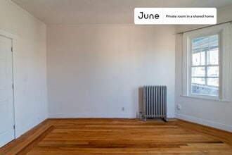 Room in Shared 4 bed/1 bath home, Unit D in Boston, MA - Building Photo - Building Photo