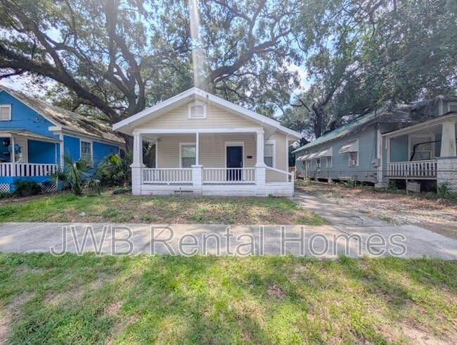 property at 1452 E 15th St
