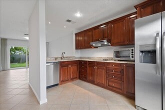 258 Palmetto Ct in Jupiter, FL - Foto de edificio - Building Photo