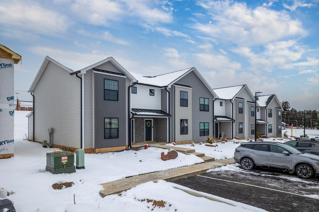 Pointer Court Townhomes in York, PA - Building Photo