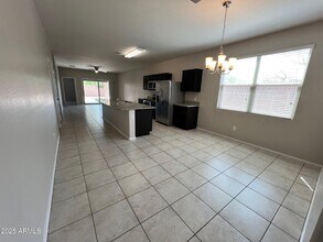 28945 N Amber Way in San Tan Valley, AZ - Building Photo - Building Photo