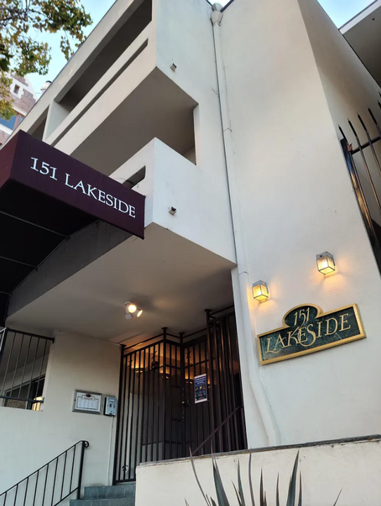 151 Lakeside Dr in Oakland, CA - Building Photo